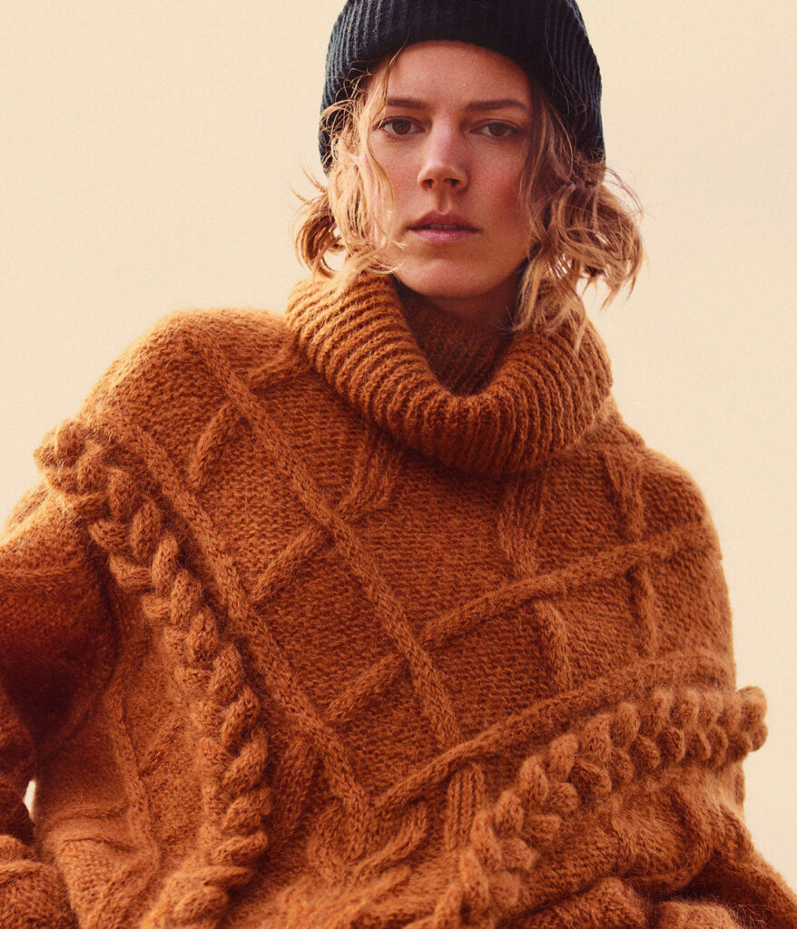 FEMALE FAVOURITE COAT  NEW IN WOMAN